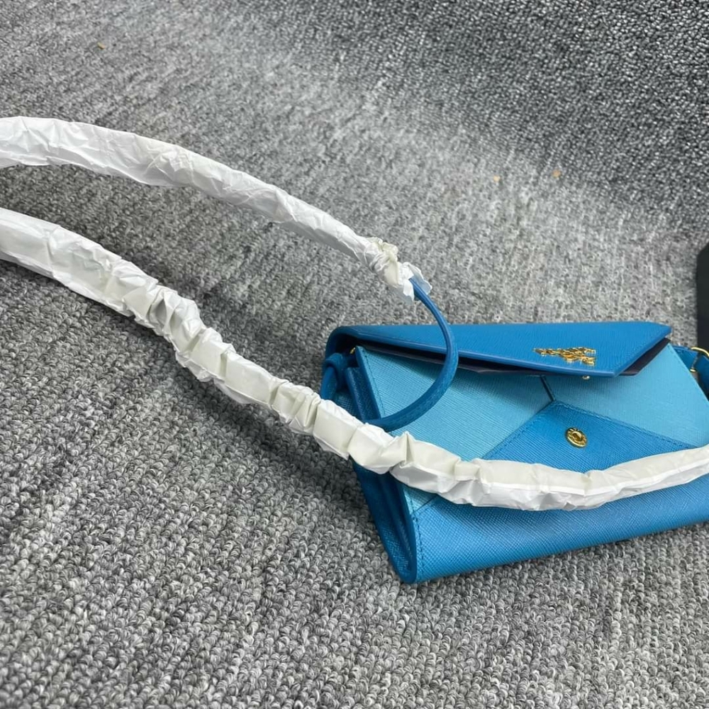 100% Authentic Prada Envelope Wallet on Strap Bag - Picture 8 of 10